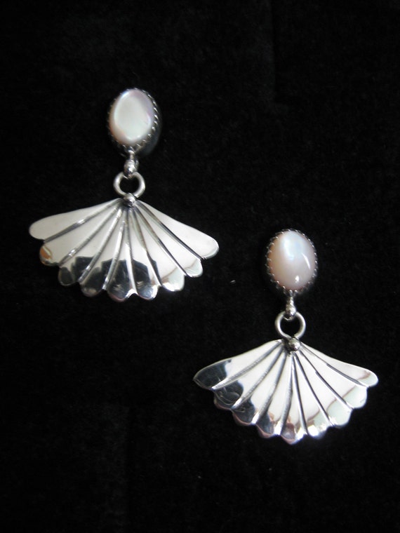 Sterling Silver and Pink Shell Earrings Native by OldNewBlueThings