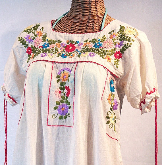 Mexican Peasant Dress Hand Embroidered: La Antigua