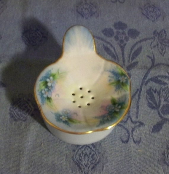 Vintage Tea Bag Holder Strainer Pale Blue/White with Blue