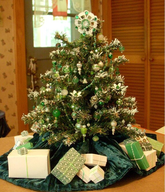 Items similar to 112 scale dollhouse victorian christmas tree "Emerald