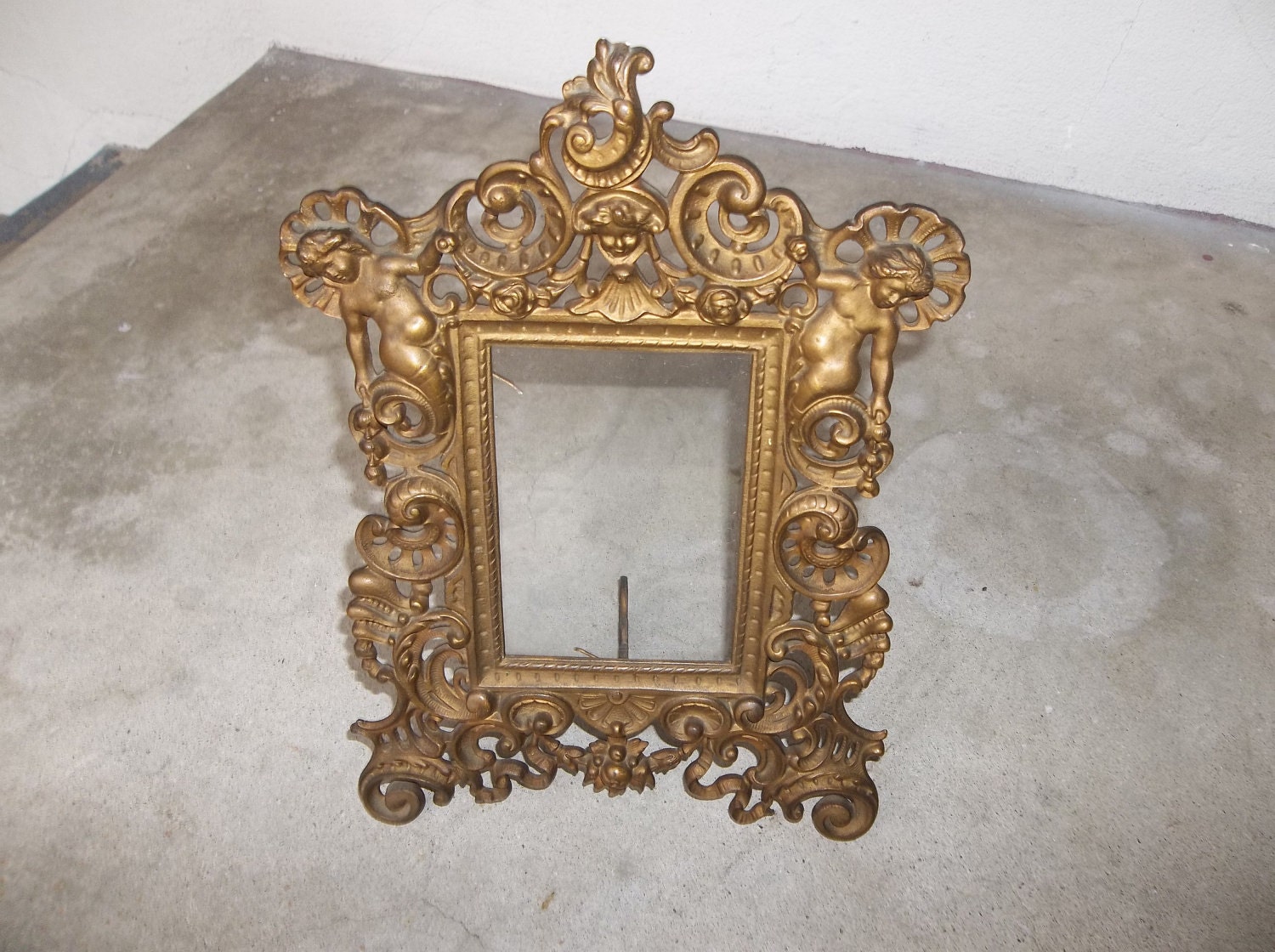 1800's Antique Picture Frame // Cherubs Ornate Gold