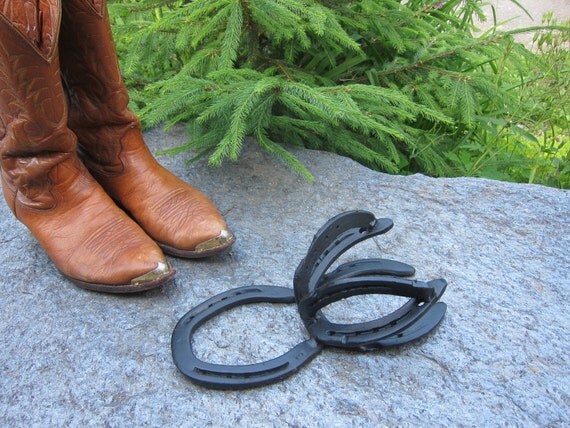 horseshoe boot puller