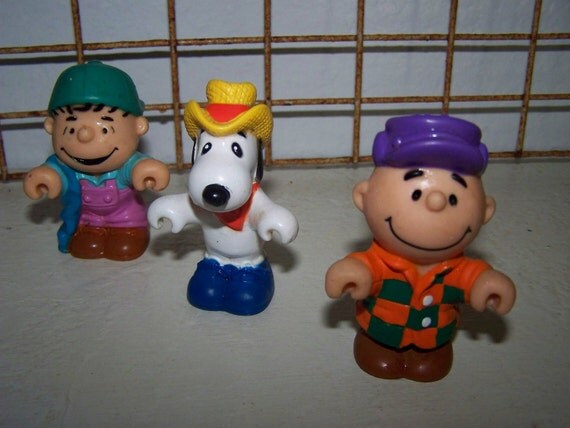 charlie brown and snoopy figurine