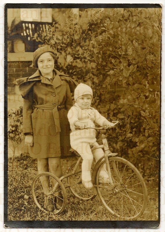 Items similar to Vintage Photo 1920s 1930s Sisters Little Girl with ...