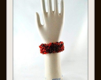Vintage Porcelain Glove Mold USA Made Shiny 1980s vintage Size M