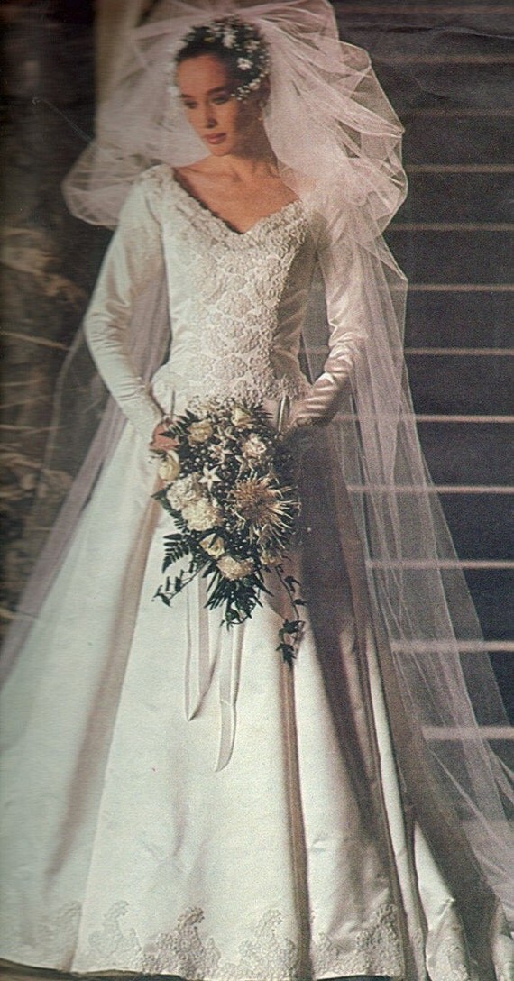 Items similar to Vintage Vogue Pattern 1677 Bridal Original Wedding ...