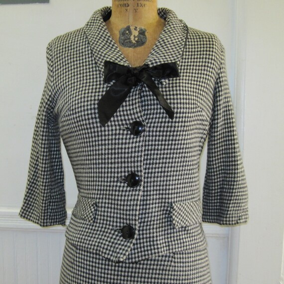 vintage 1960s mod black white houndstooth suit size medium vintage 1960s mod black white houndstooth suit size medium