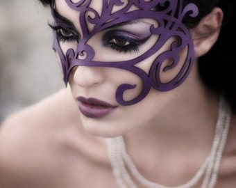 Swirly Leather mask in purple
