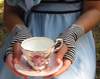 Alice in Wonderland Inspired Striped Gloves Tim Burton Style