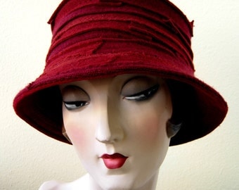 Multi red Cashmere hat. FREE SHIPPING in the US