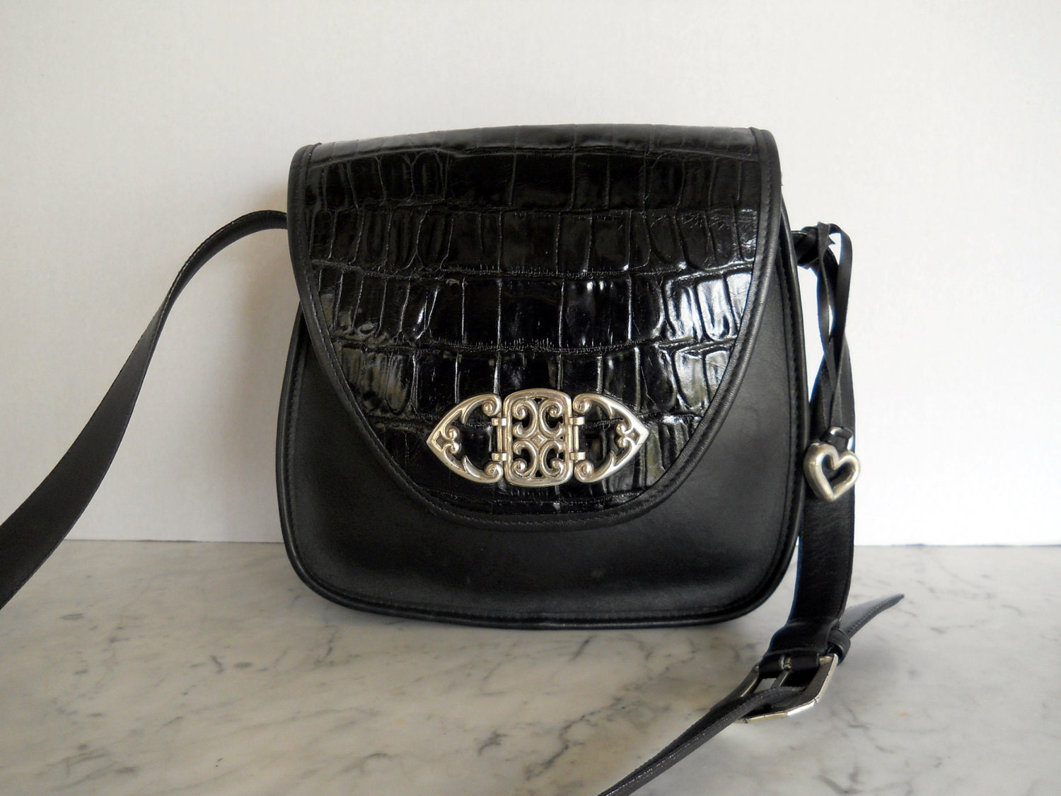 Brighton Cross Body Bag // Croco Embossed Black by pearlsvintage