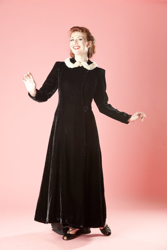 Ermine Robe King VI in Coronation Robes Medium Ermine