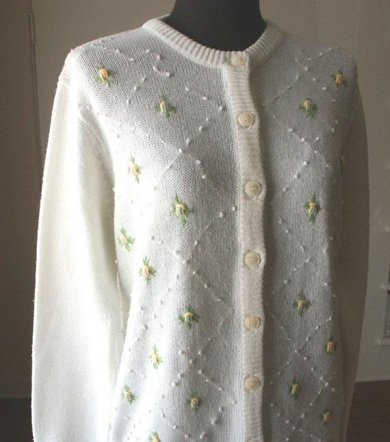 Vintage 60's Cardigan White with Embroidered by momodeluxevintage