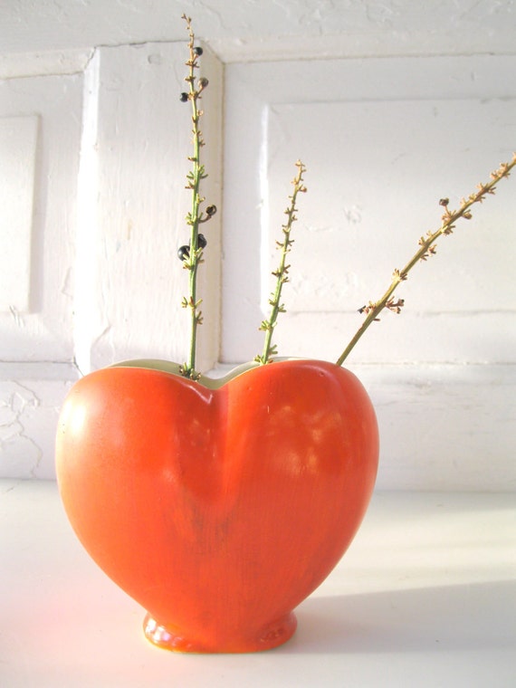 Vintage Heart Vase40'sOrangeRedCeramic by tessiemayvintage