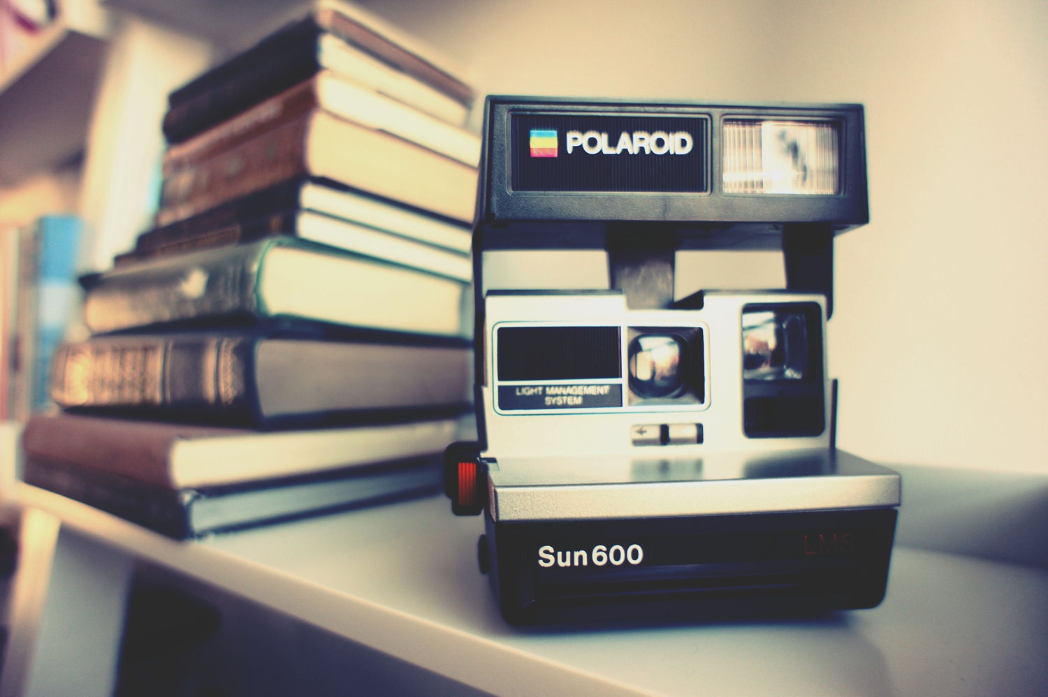 Polaroid Camera Sun 600 LMS Film Tested