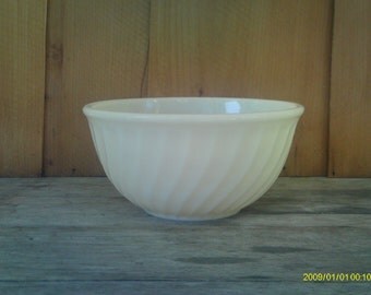 Vintage Fire King Swirl Mixing Bowl / Ivory / Nesting Bowl