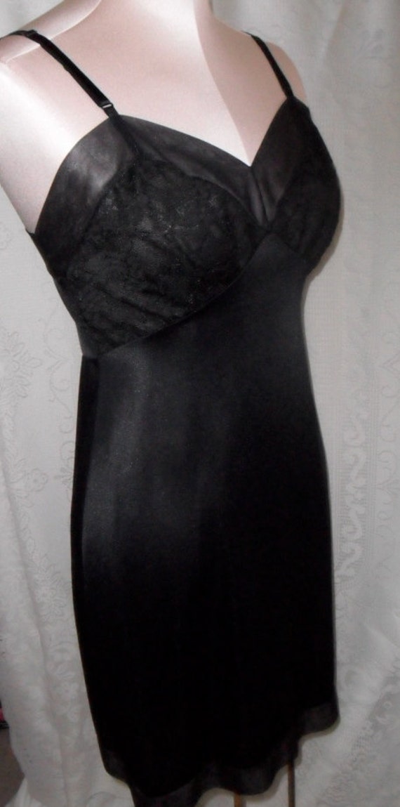 Vintage Full Slip Black Hollywood Vassarette Size 34 Slip