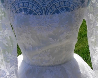 White Long Train Bridal Wedding Dress 50's size 4-6