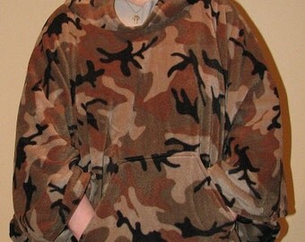 Hooded Fleece Poncho, ponco, Fleece Hooded Poncho, Camo Poncho, Military camo, mens poncho, womens poncho, poncho men, army camo,