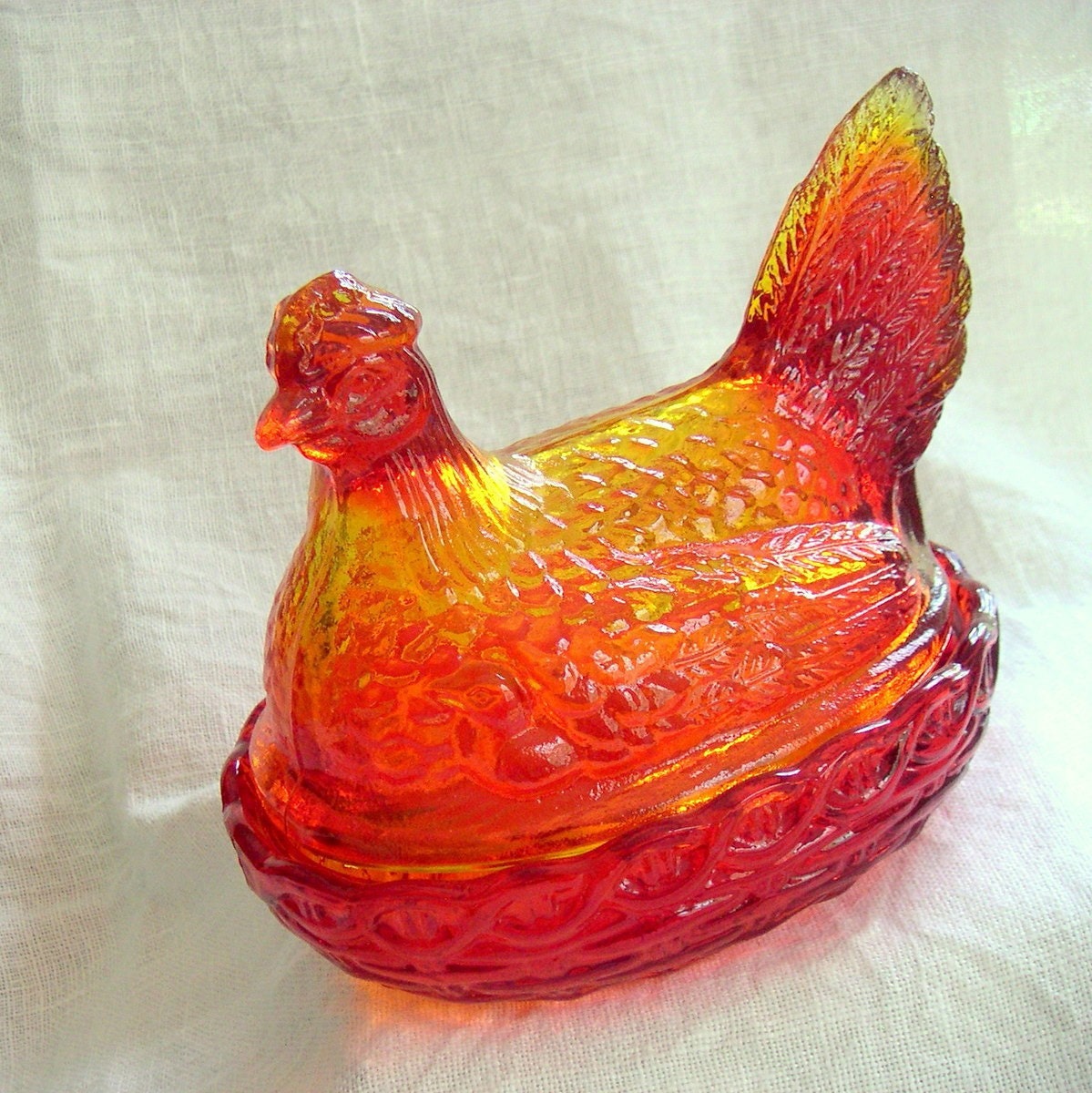 L E  Smith Amberina Hen Nest 6-inch HON