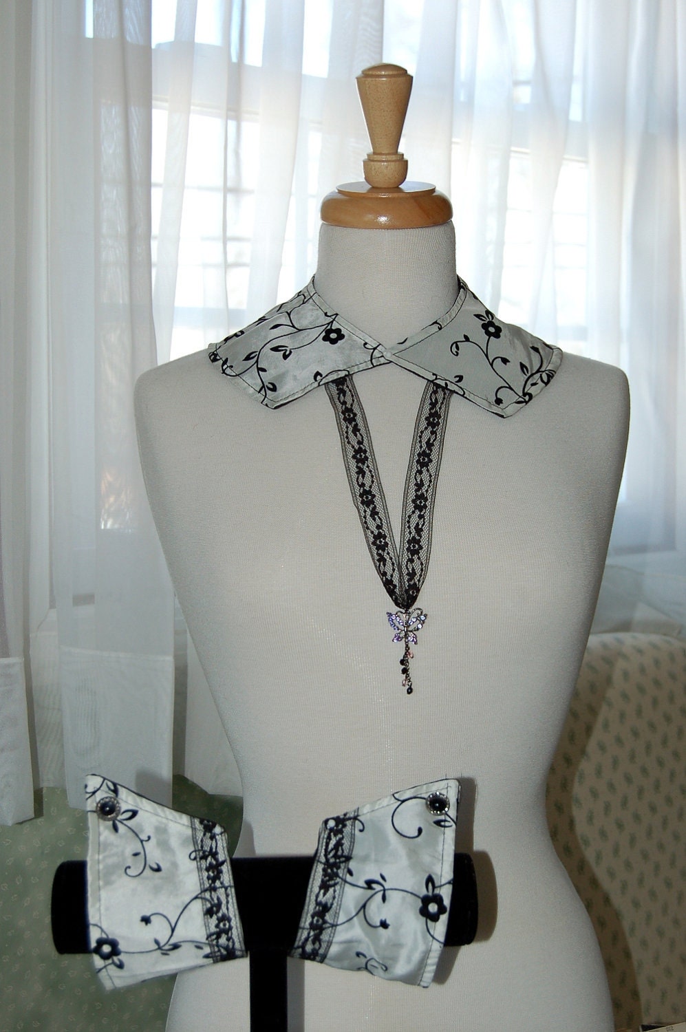 PDF Pattern Collar and Detachable Cuffs c'est by poshgirlfriday