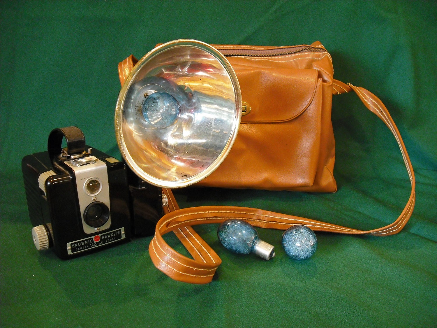 Kodak Brownie Hawkeye Camera Flash Attachment Bulbs Vinyl