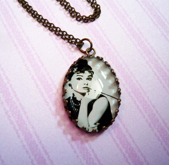 Audrey Hepburn Breakfast At Tiffany Necklace by MaruMaru on Etsy