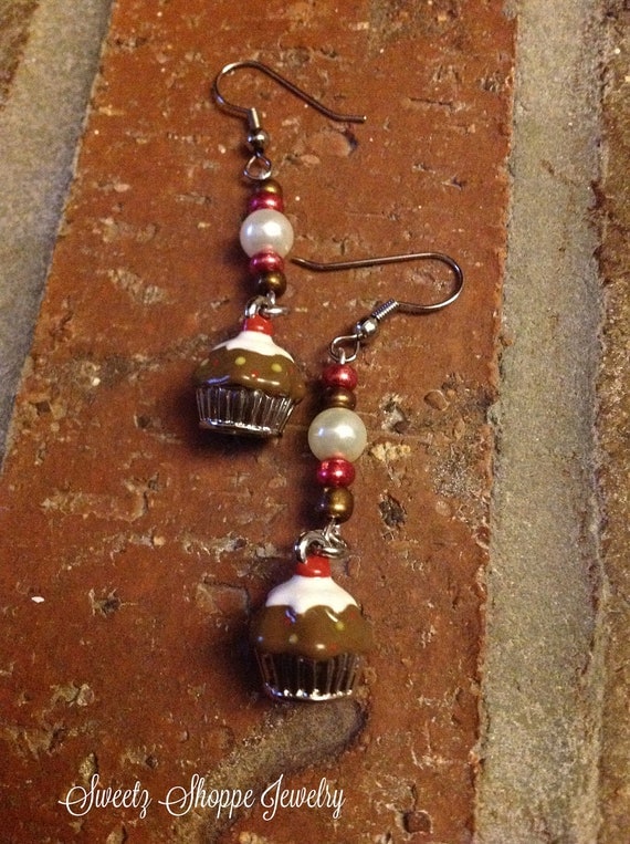 Chocolate Cupcake Earrings | Etsy.com/shop/sweetz | SweetzShoppeJewelry.com | NewMamaDiaries.blogspot.com