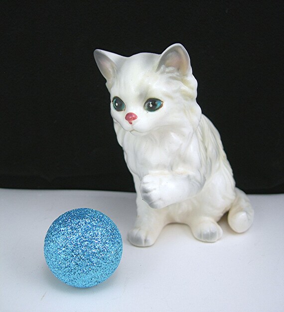 lefton white cat