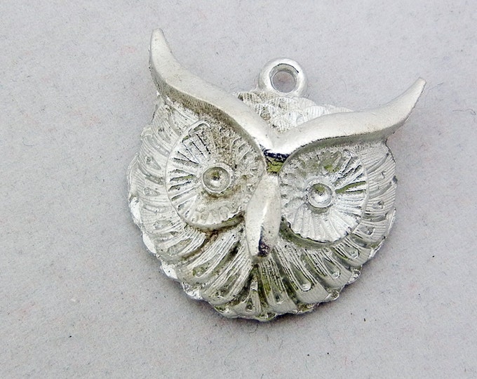 Pewter Owl Face Pendant