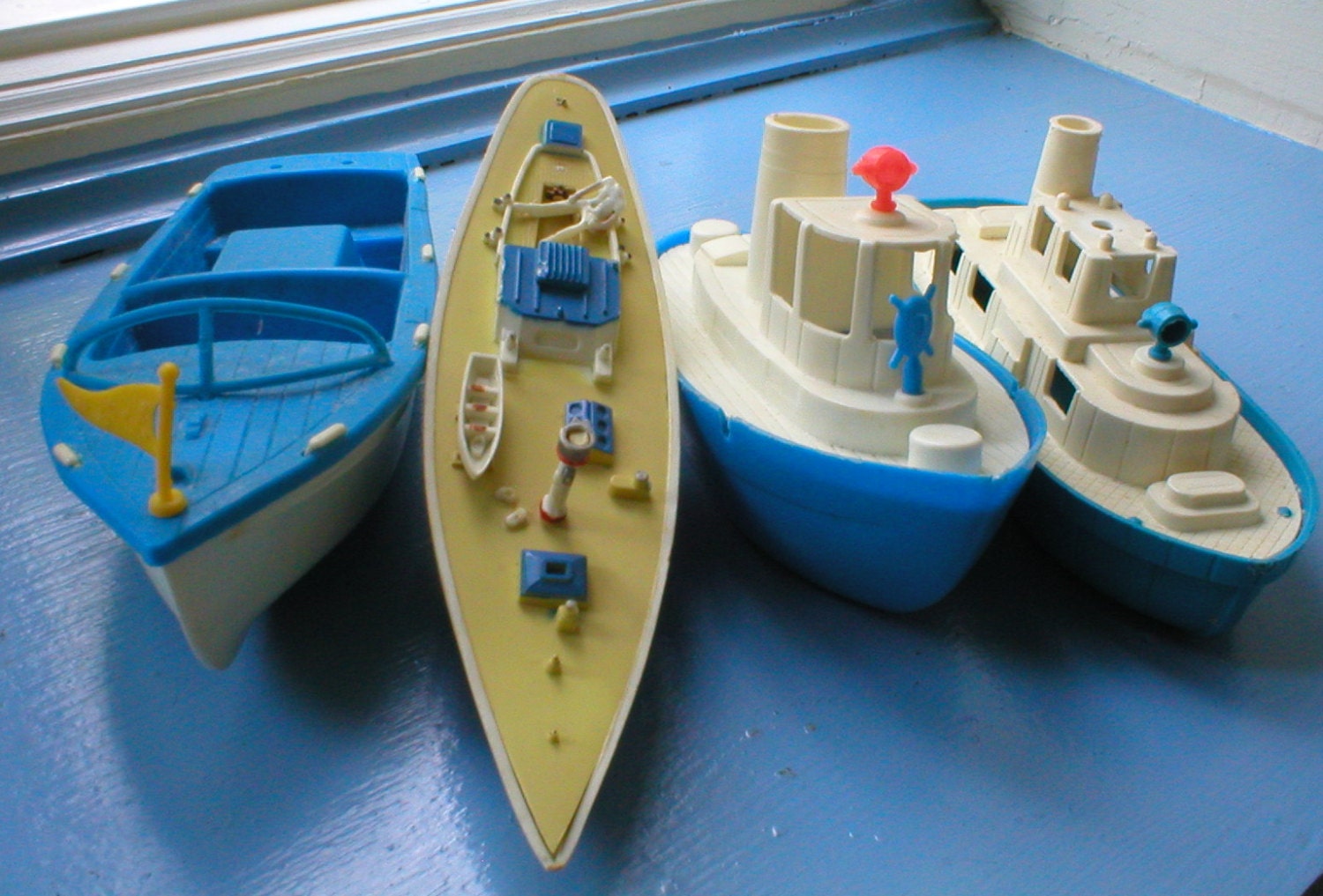 toy ships that float