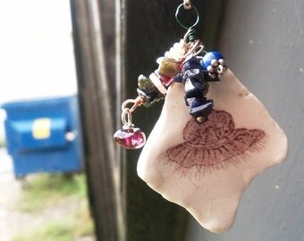BioDiversity Series Ceramic Charm Necklace Gemstone Beaded Flare Footed Fringed Clam with a Sterling Silver Chain