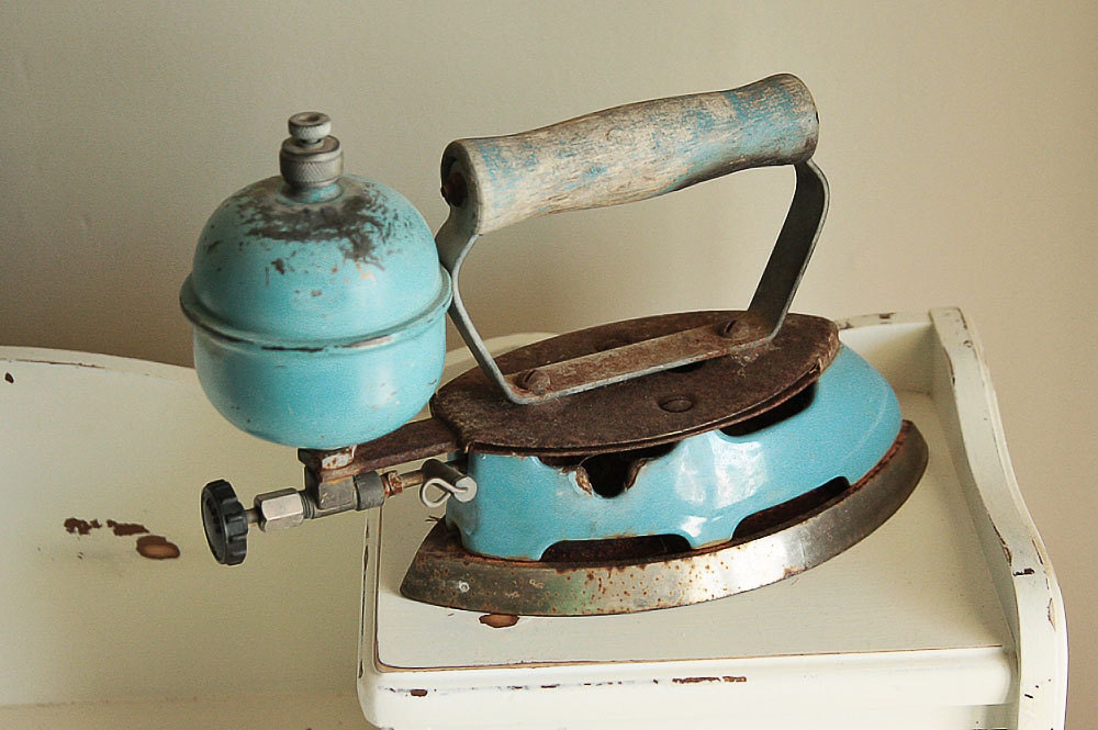 Vintage Antique Coleman Propane Iron