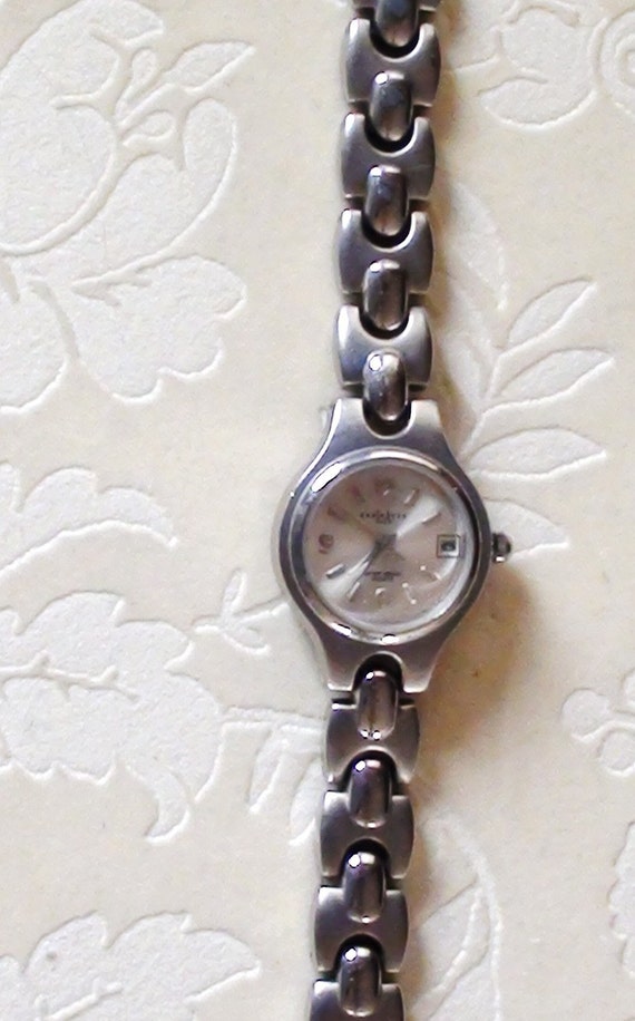 Women Wrist Vintage LA Express Quartz Watch by VINTAGEARTJEWELRY
