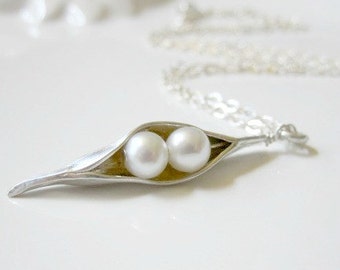 Best Friends Jewelry, 2 Peas in a Pod Necklace, Two Peas in a Pod Jewelry, Best Friend Necklace, Mother Child Jewelry, Mom of Twin Necklace