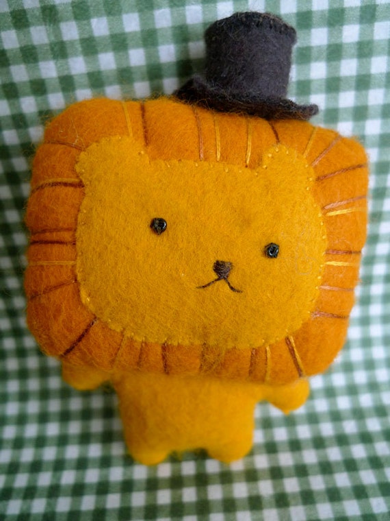Felt toy Lion