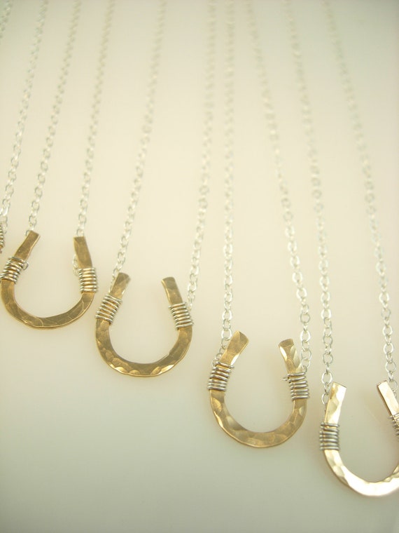 Small horseshoe necklace Clearance