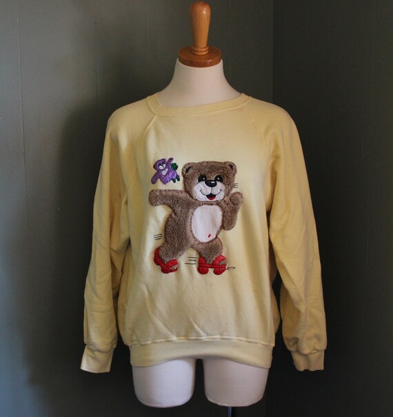 Sale // Vintage 80s Roller Skating TEDDY BEAR Sweatshirt