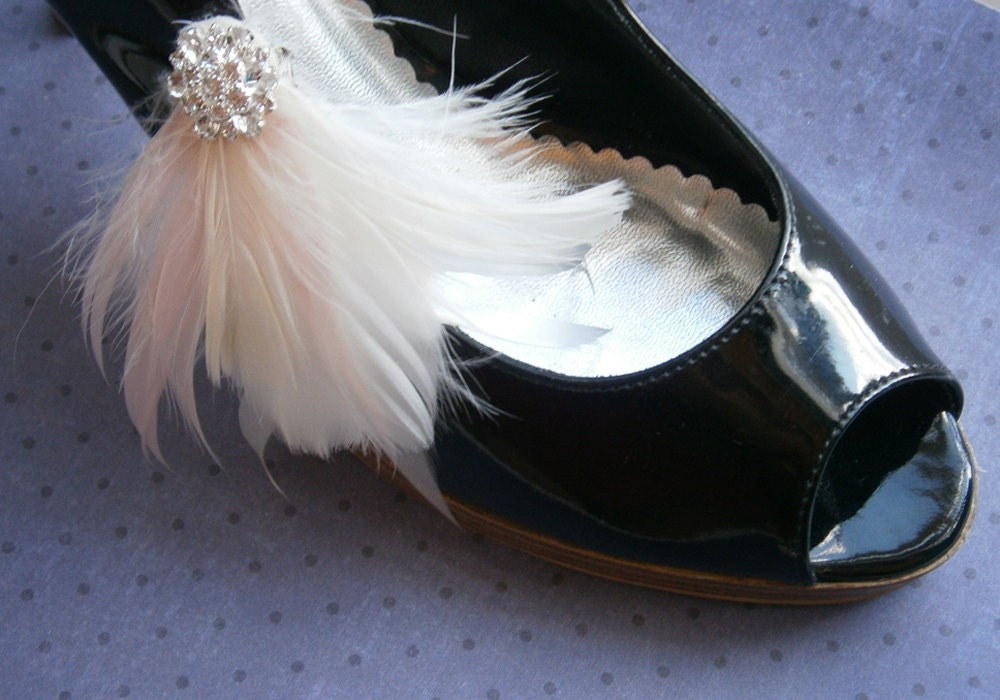 Bridal feather shoe clips Wedding Accessory Pink Ivory
