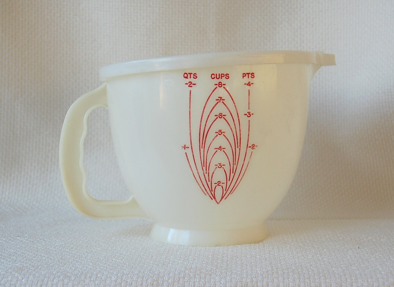 Vintage Tupperware Mix N Stor Pitcher 8 cups Vintage