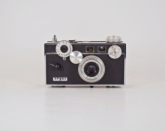 Argus Range Finder 35mm Camera - The Brick