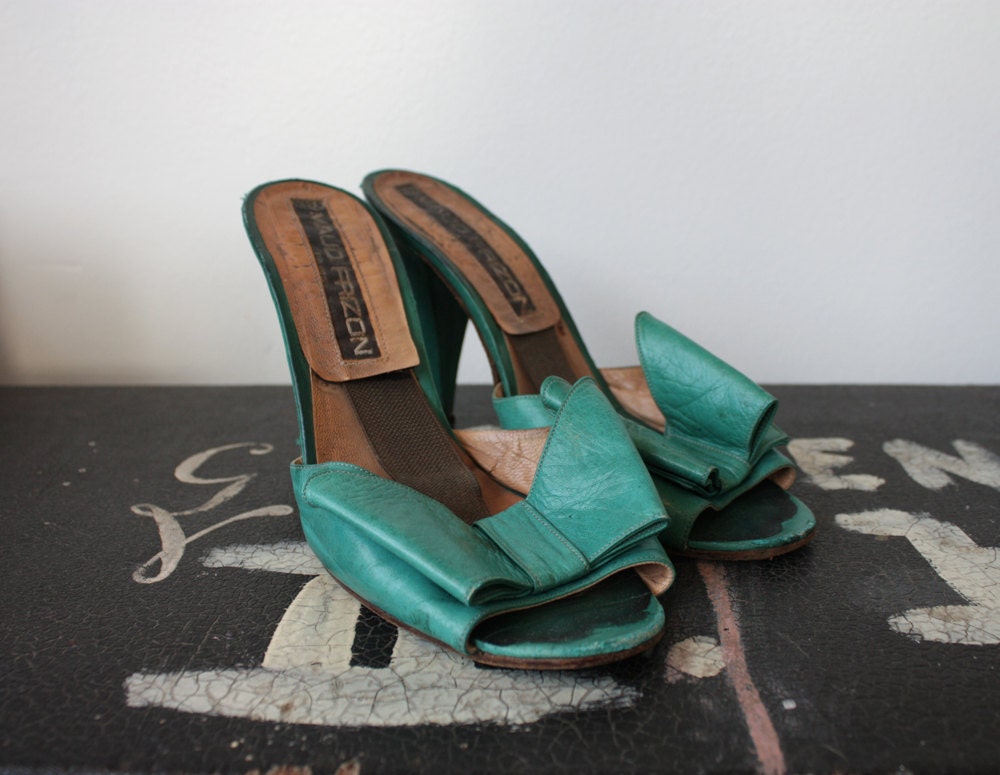 Vintage 1970s Designer Maud Frizon Turquoise Leather Shoes