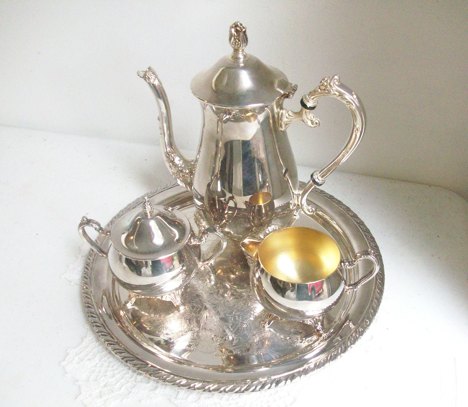 Oneida Silver Pedestal Coffee Tea Pot Tray Creamer & Sugar 2