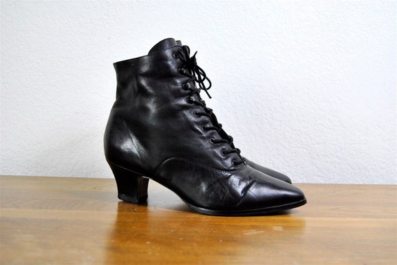 vintage shoes 1980's black leather lace up by youngandukraine