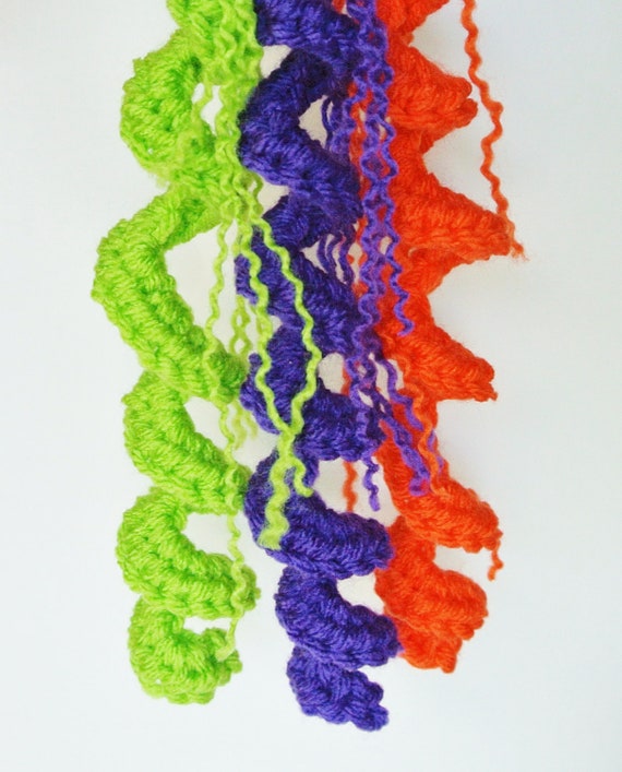 Crochet Pattern Curly Q Accessory for Hair or Hats p142