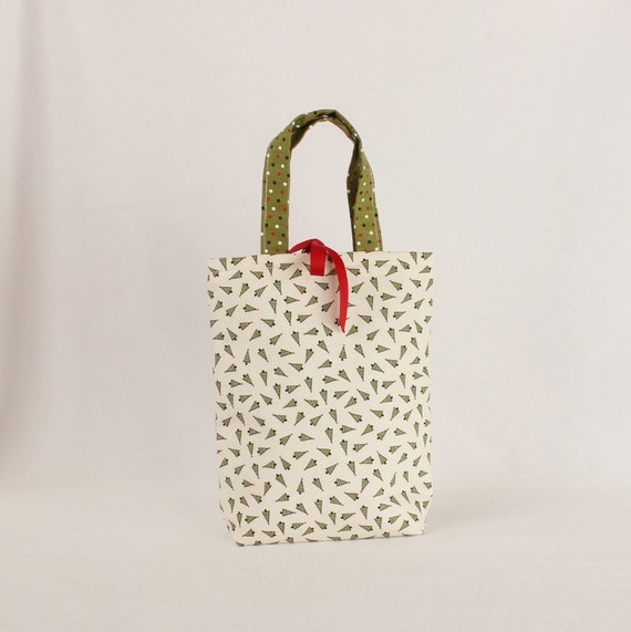 Fabric Gift Bag with Handles Small - Christmas Trees on Cream ...