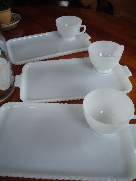 Vintage Milk Glass Retro Luncheon Plates and Cups Set of Four