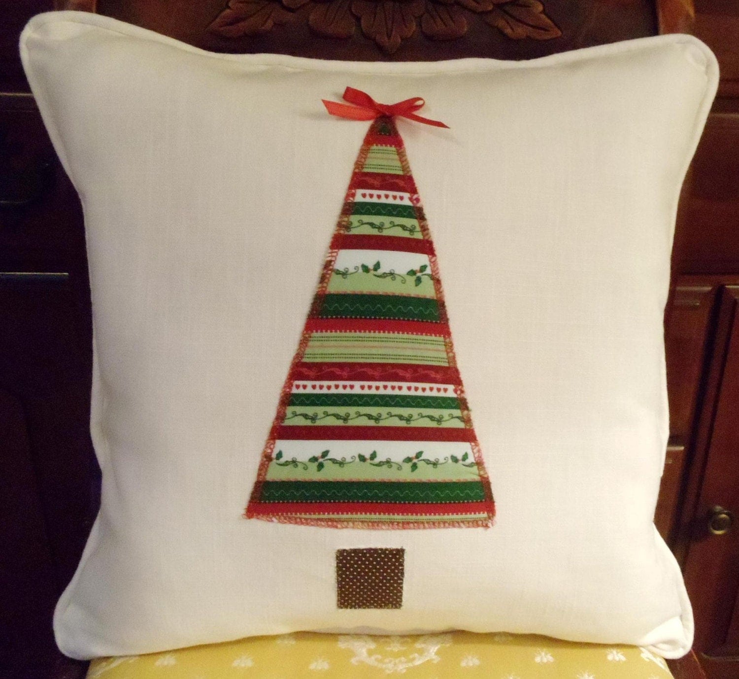 Traditional Christmas Tree Pillow Cover 16 x 16 Inch