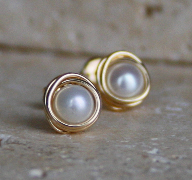 Freshwater Pearl and Gold Stud Earrings 14k by NPartridgeDesign