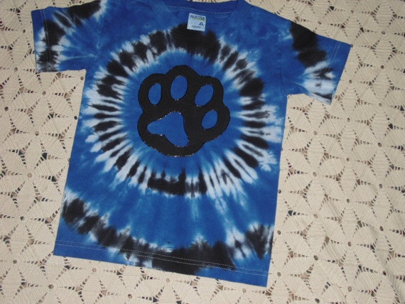 how to make paw print tie dye shirt